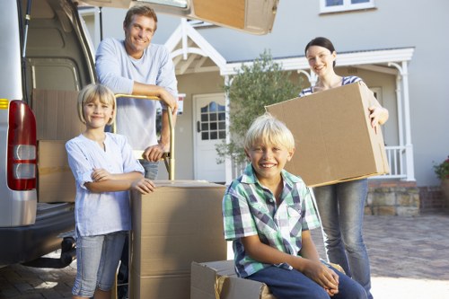 Student moving service for flats and shared houses in Ealing